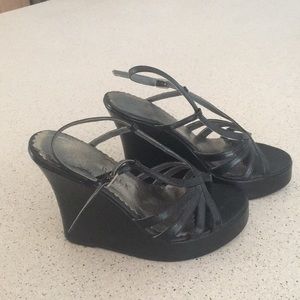 White House Black market wedges